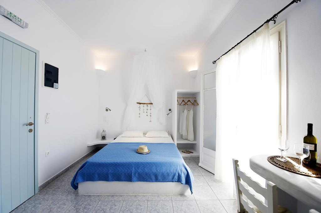 Venia'S Guesthouse Pollonia Extérieur photo